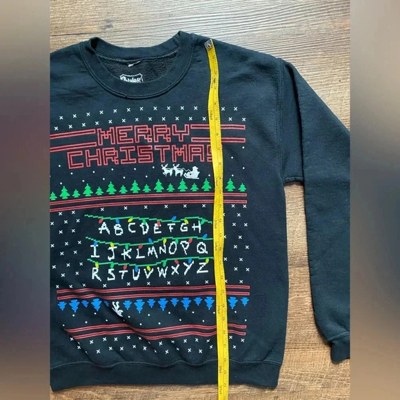 SPENCER’S Stranger Things Christmas sweatshirt The Upside Down sz S holiday EUC - Picture 8 of 8
